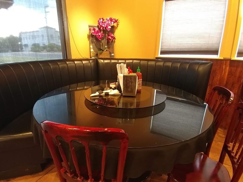 Pho Kim Long interior